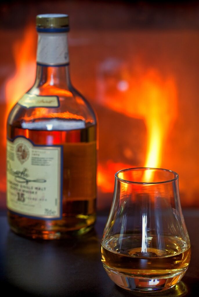 whiskey, alcohol, scotch-1872370.jpg